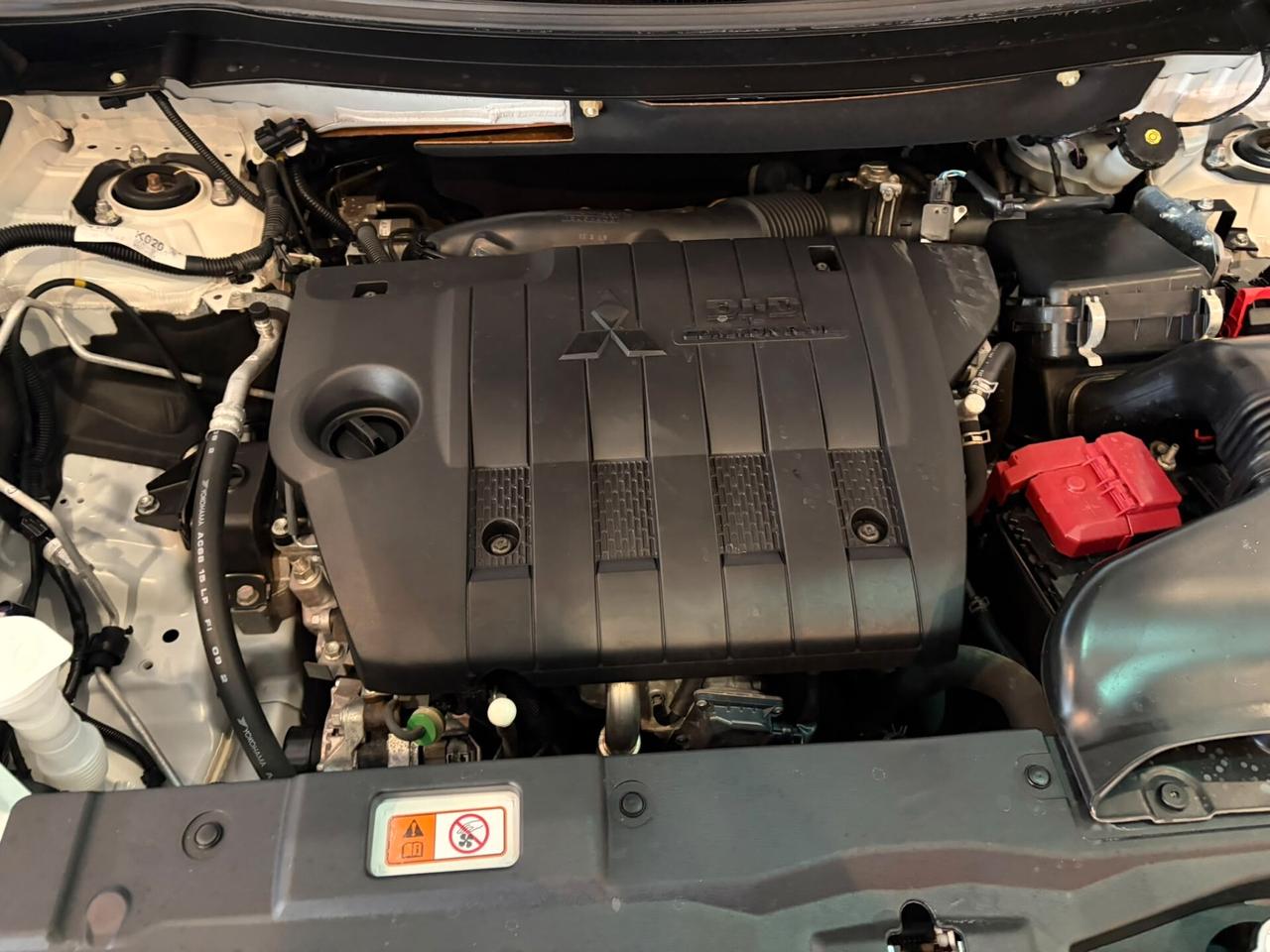 Mitsubishi Outlander 2.2 DI-D 4WD Instyle Plus SDA 7 posti