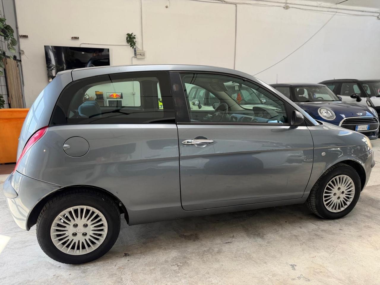 Lancia Ypsilon 1.2 16V Argento