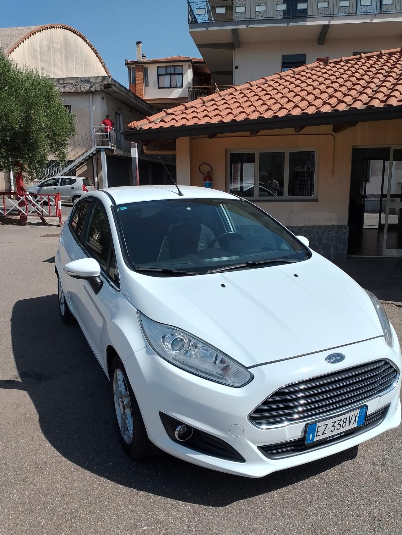 Ford Fiesta 1.5 TDCi 75CV 5 porte Titanium