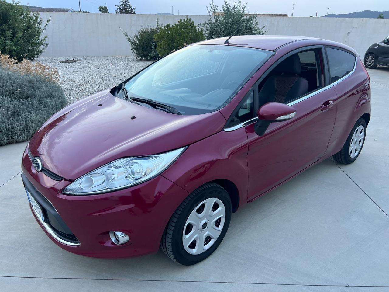 Ford Fiesta 1.4 TDCi 70CV 3 porte Titanium 2011