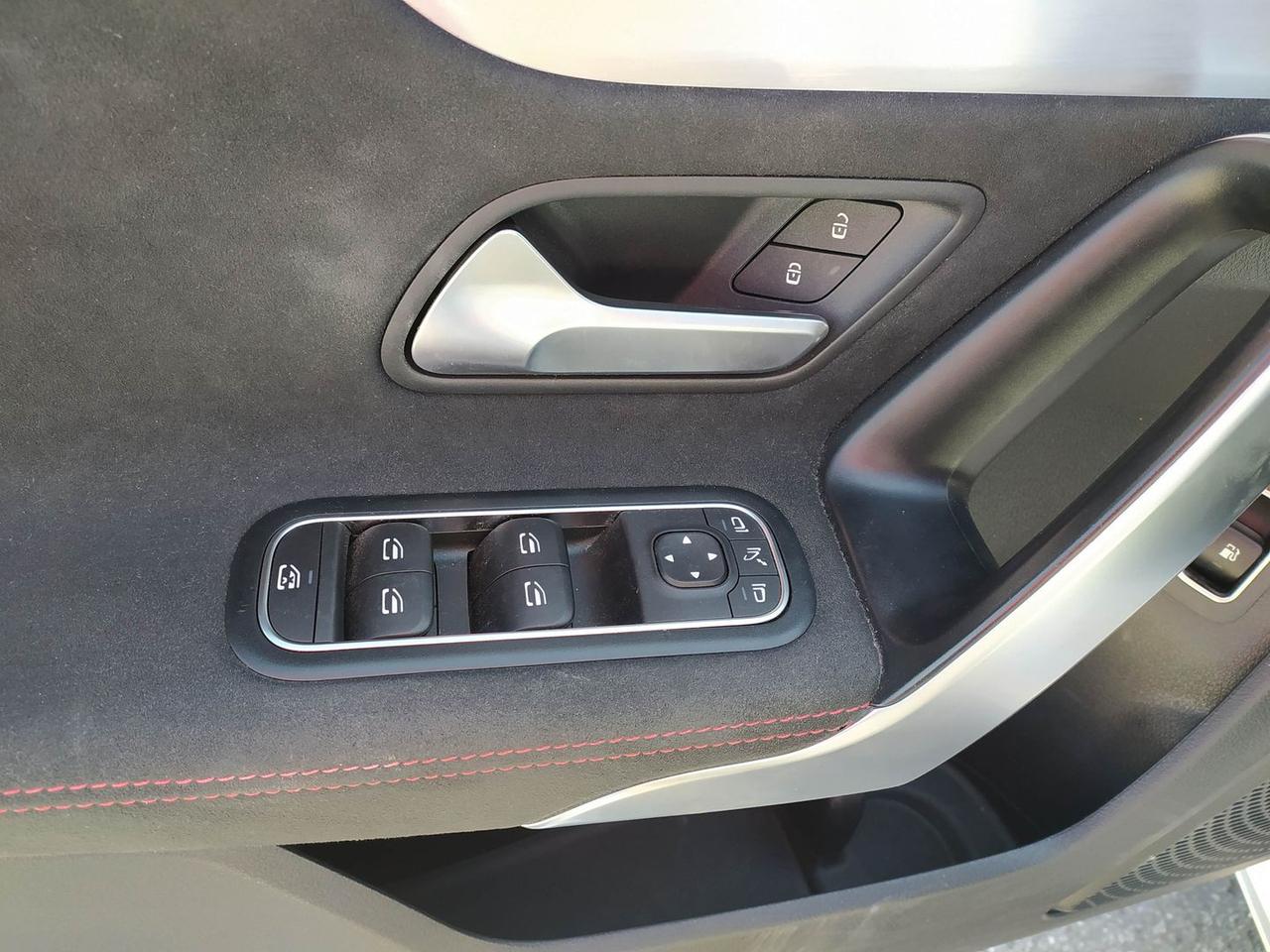Mercedes-Benz EQA Premium A 250 E PHEV