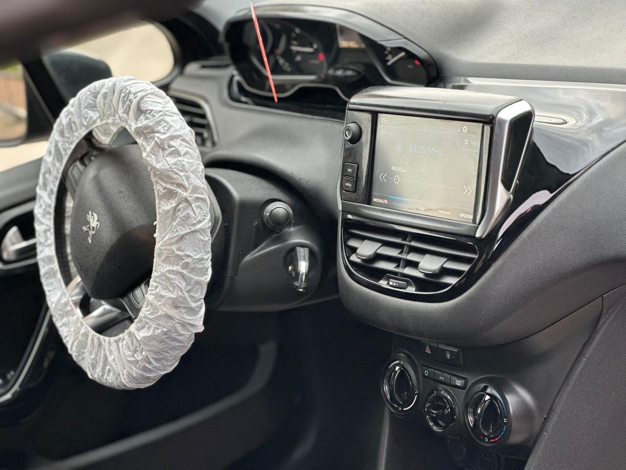 Peugeot 208 PureTech 82 5p. GPL Active