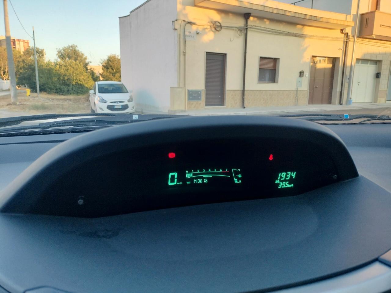 Toyota Yaris 1.0 5 porte Sol