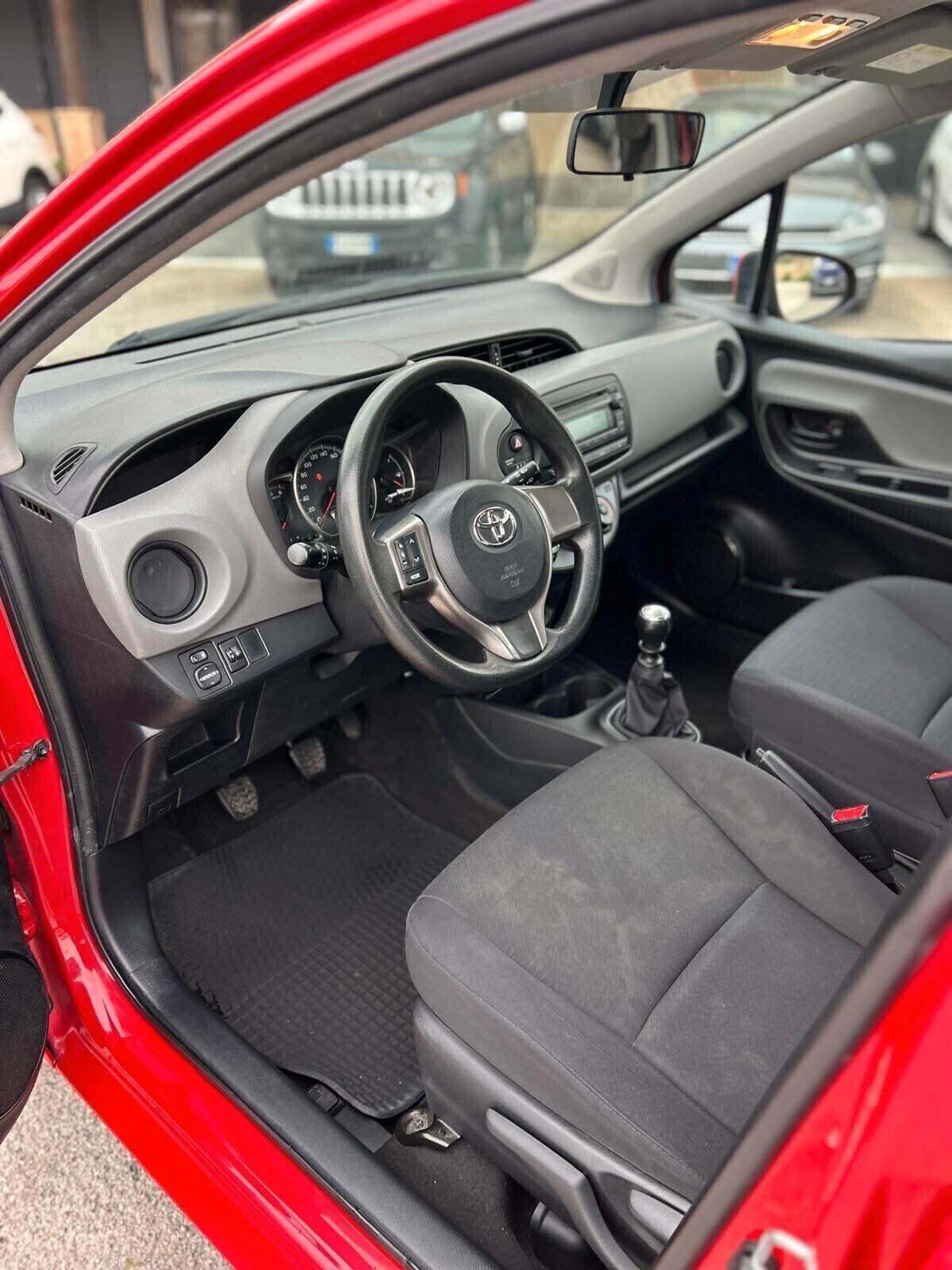 Toyota Yaris 1.4 D-4D 5 porte Lounge