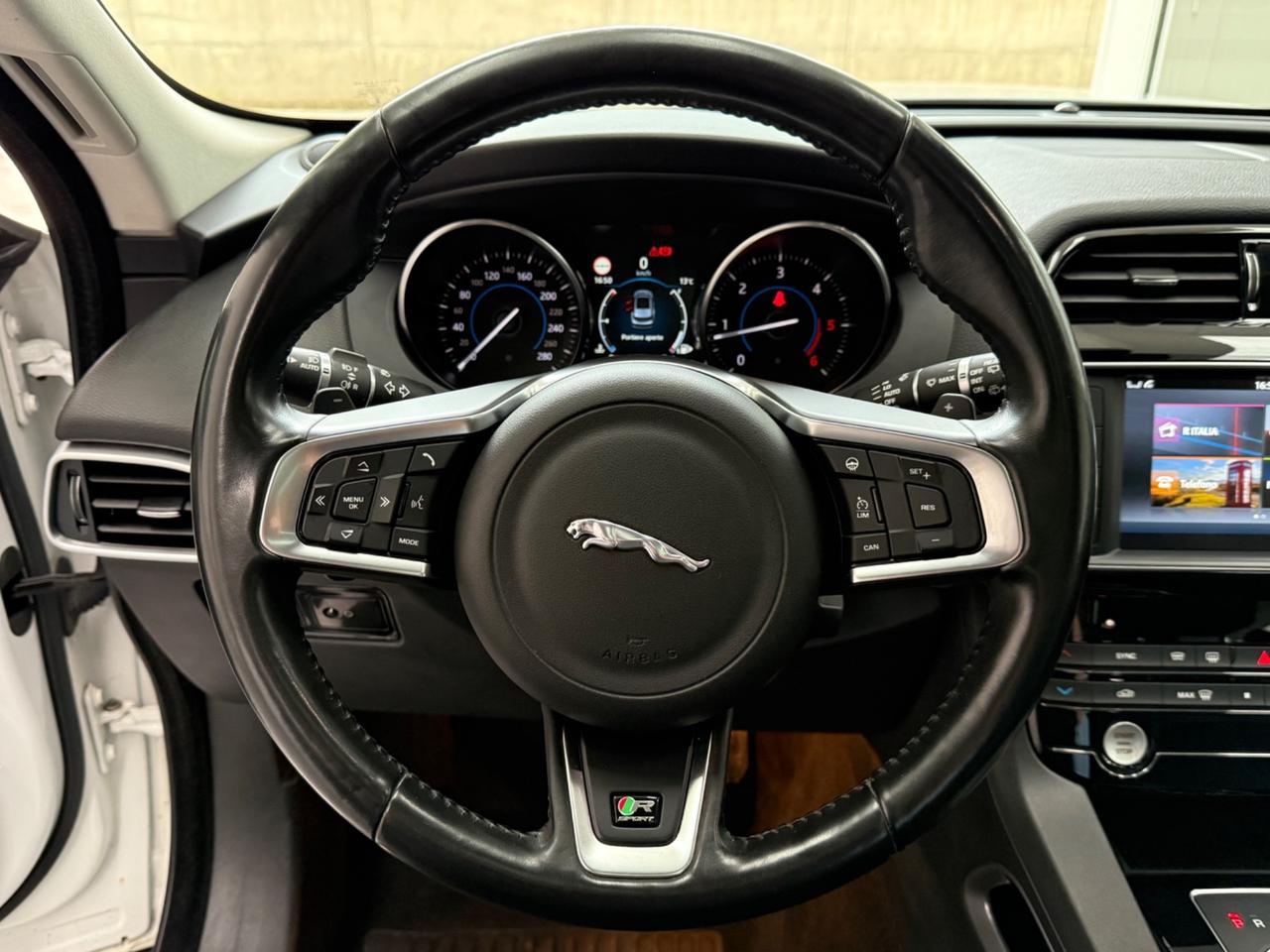 Jaguar F-Pace 2.0 D 180 CV AWD aut. R-Sport