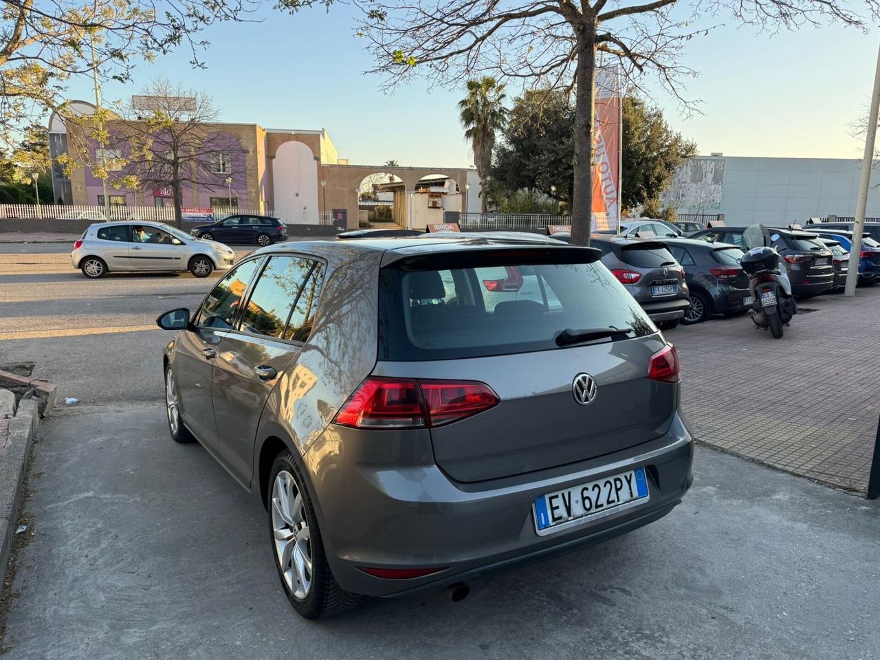 Volkswagen Golf 7 TDI AUTOM. DIST. FATTA