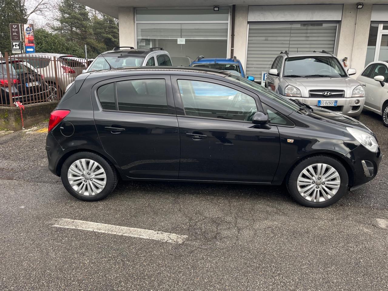 Opel Corsa 1.2 5 porte Cosmo