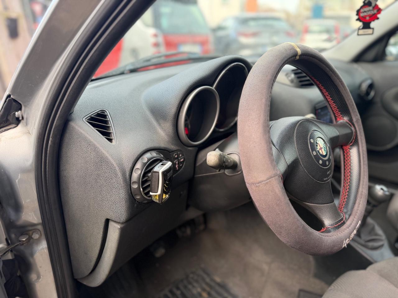 Alfa Romeo 147 1.9 JTD 115CV Distinctive G.Traino