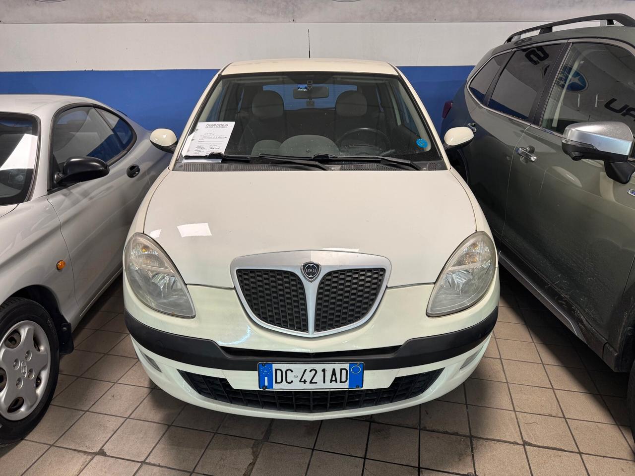 Lancia Ypsilon 1.2 neopatentati