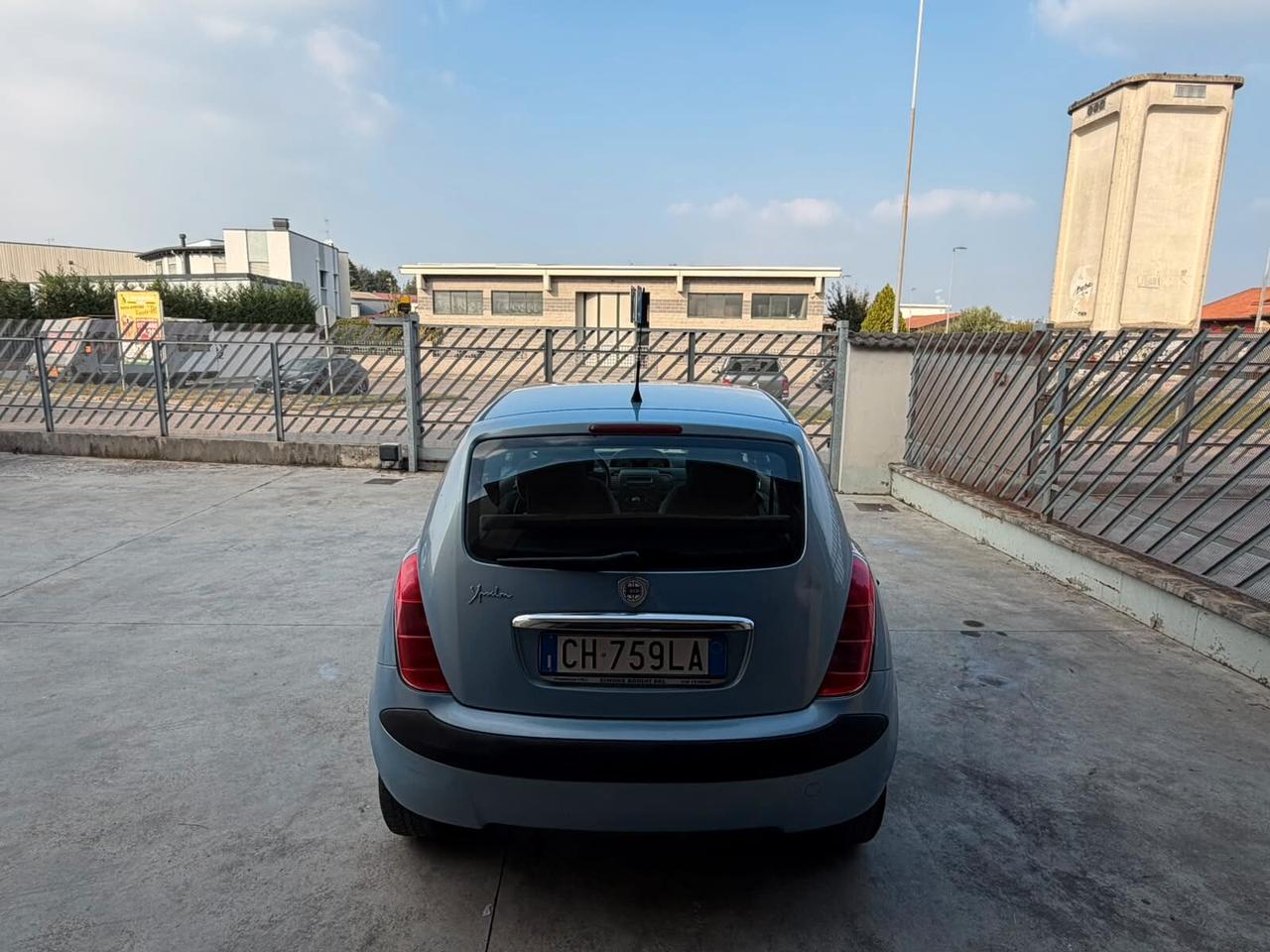 Lancia Ypsilon 1.2 16V Platino