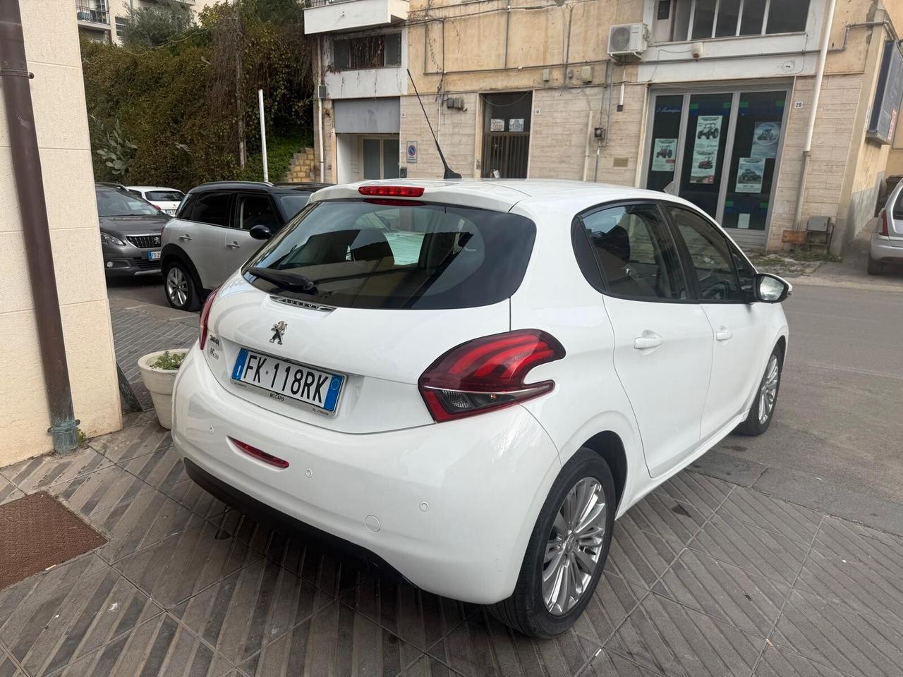 Peugeot 208 BlueHDi 75 5 porte Van Active
