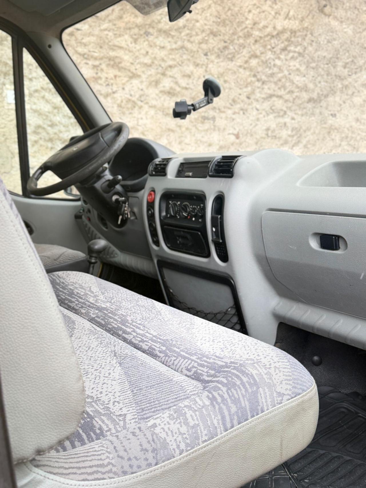 Renault Master 2.5 td ribaltabile