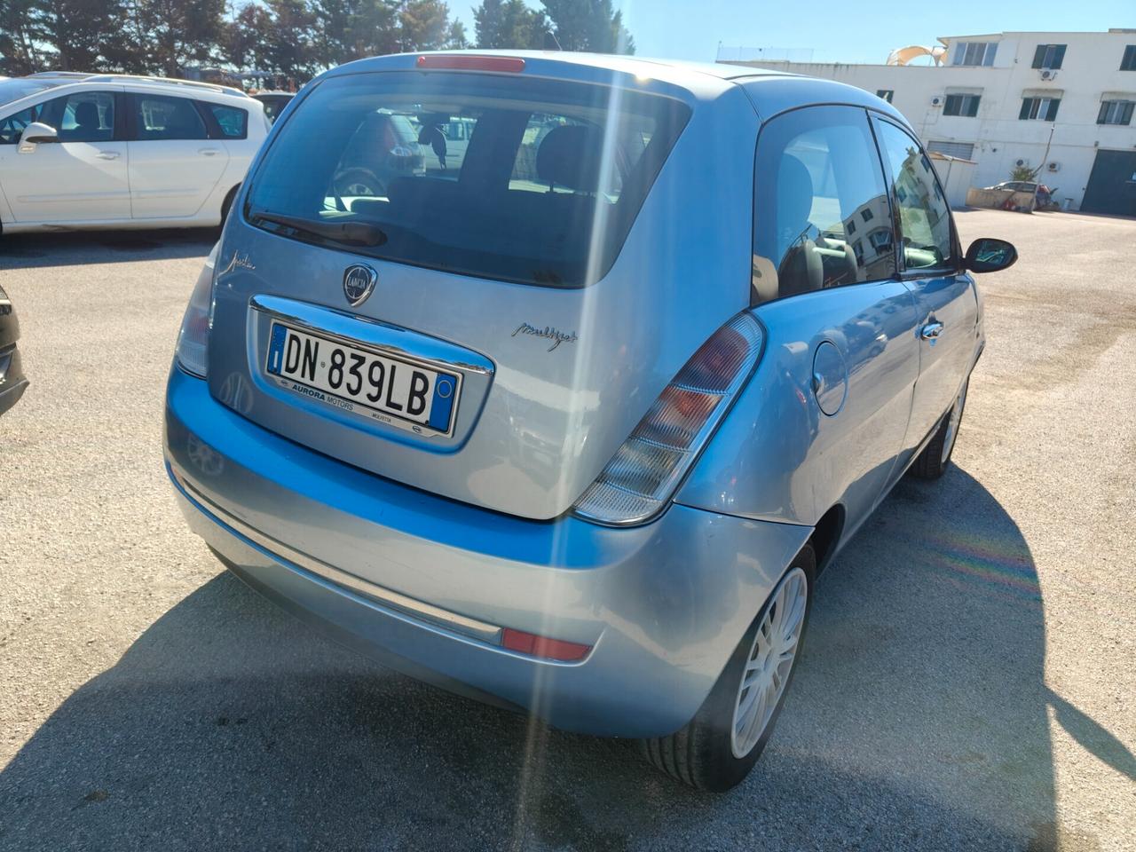 Lancia Ypsilon 1.3 MJT 75 CV Argento