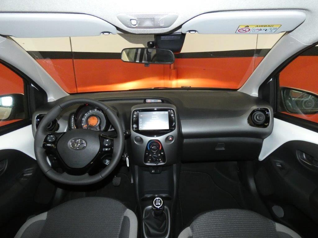 Toyota Aygo Connect 1.0 VVT-i 72 CV 5 porte x-play