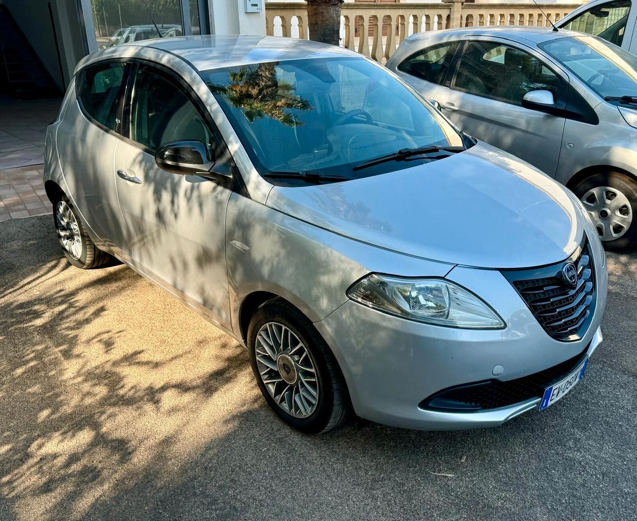 Lancia Ypsilon 1.2 69 CV 5 porte S&S Gold