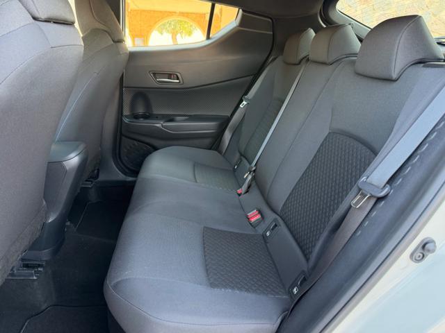 TOYOTA C-HR 1.8 HYBRID E-CVT+NAVI+RCAM+SED.RISCALD.LED