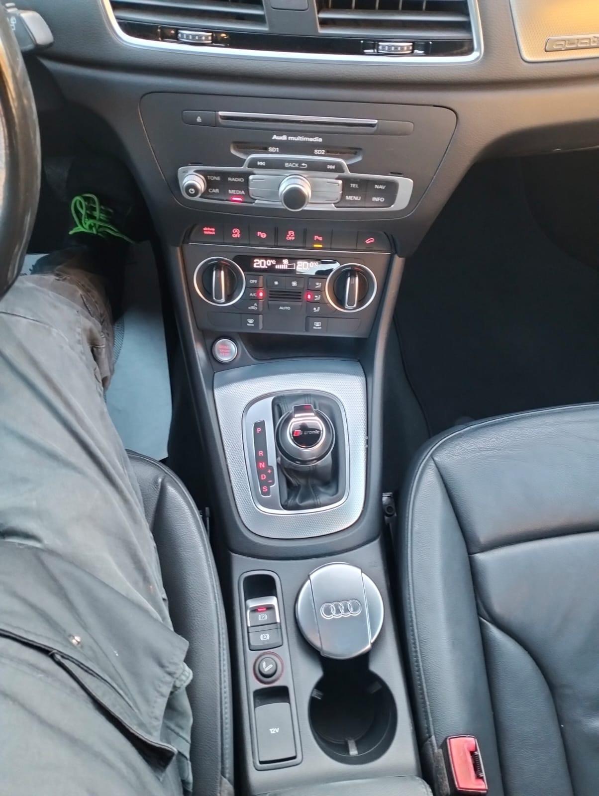 Audi Q3 S - LINE