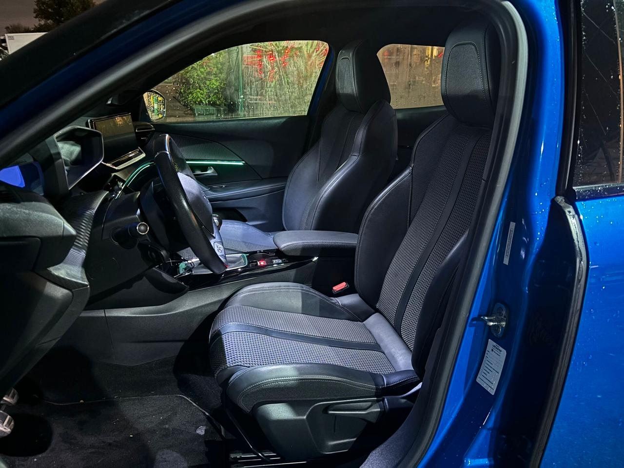 Peugeot 2008 PureTech 155 S&S EAT8 GT