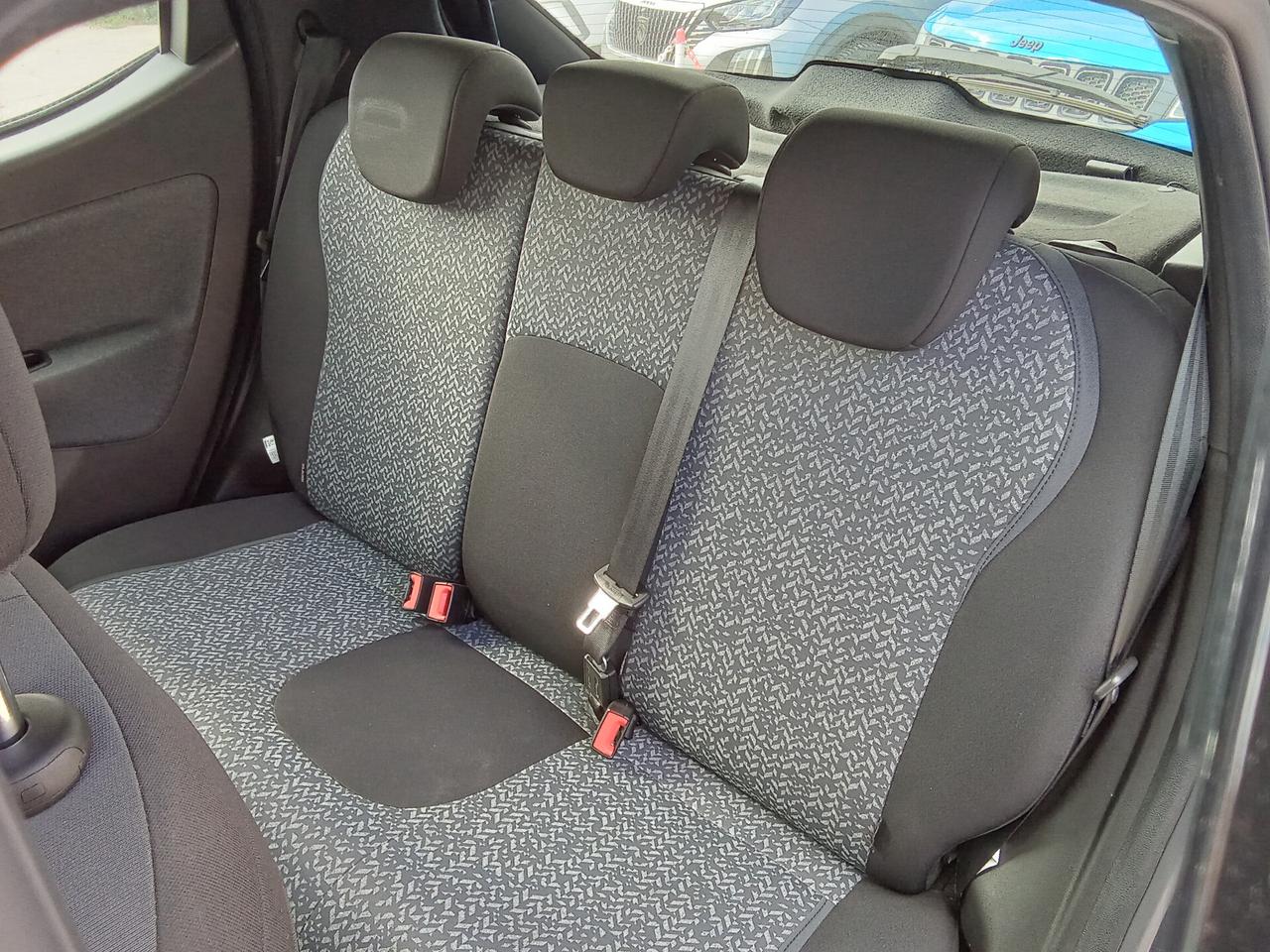 Lancia Ypsilon 1.0 S&S Hybrid Silver