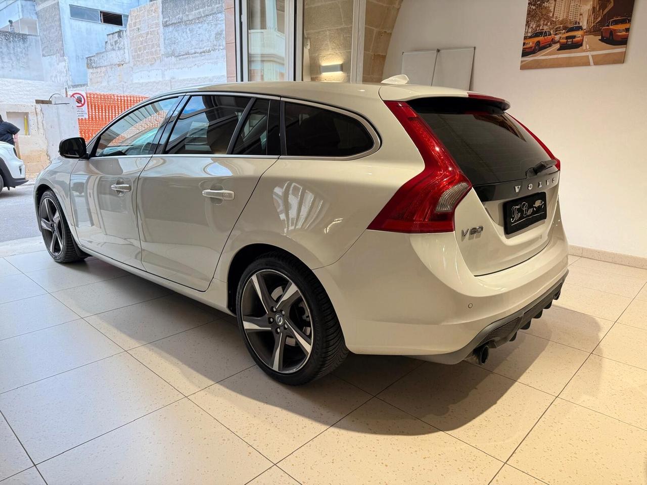 VOLVO V60 R-DESIGN 1.6 D2 115CV PELLE NAVI CRUISE ANNO 2012