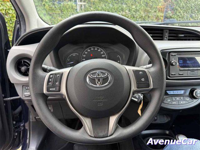 TOYOTA Yaris 5 porte 1.5h HYBRID Cool ADATTA A NEOPATENTATI