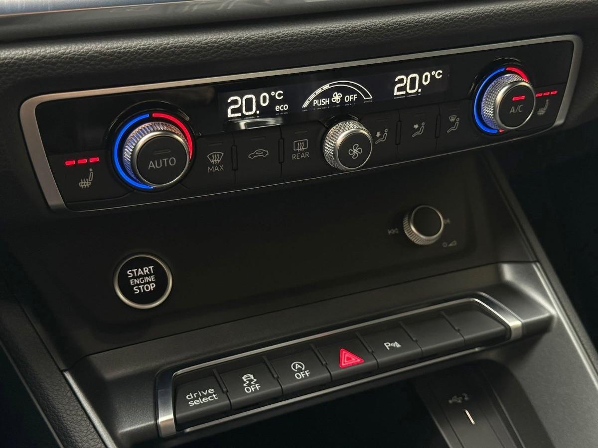 Audi Q3 Sportback 40 TDI Quattro S-line Identity Black 200 CV