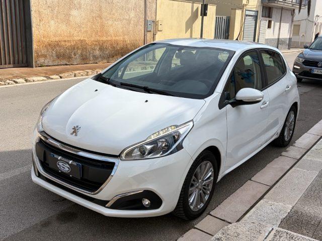 PEUGEOT 208 1.2 82 Business