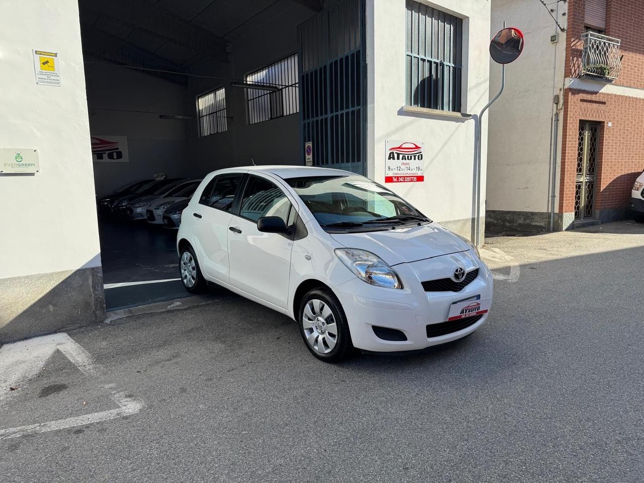 Toyota Yaris 1.0 5 porte