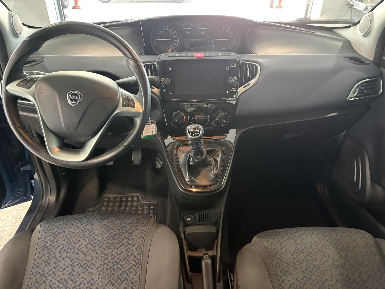 Lancia Ypsilon 1.0 FireFly 5 porte S&S Hybrid Gold