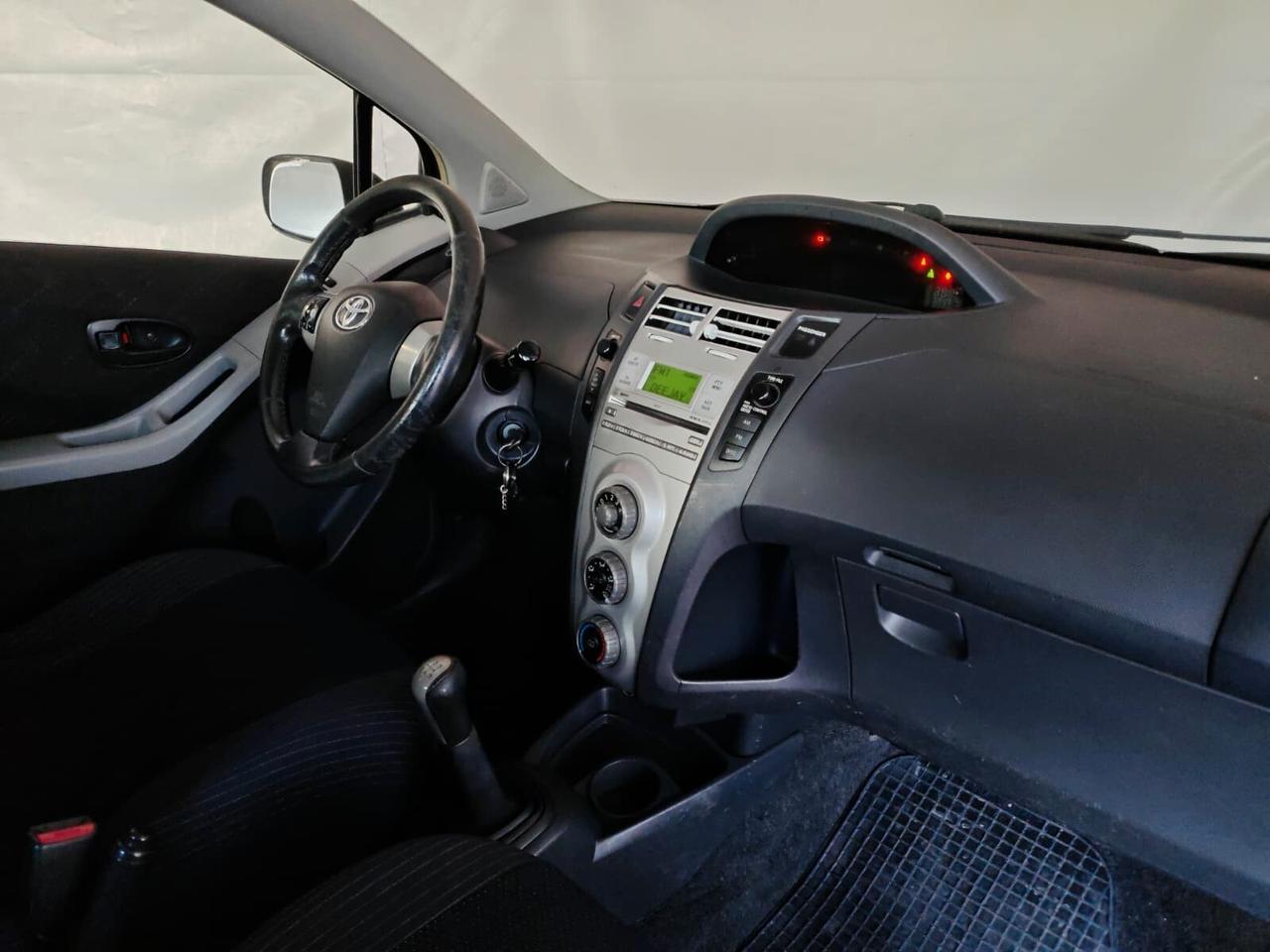 Toyota Yaris 1.0 5 porte Sol