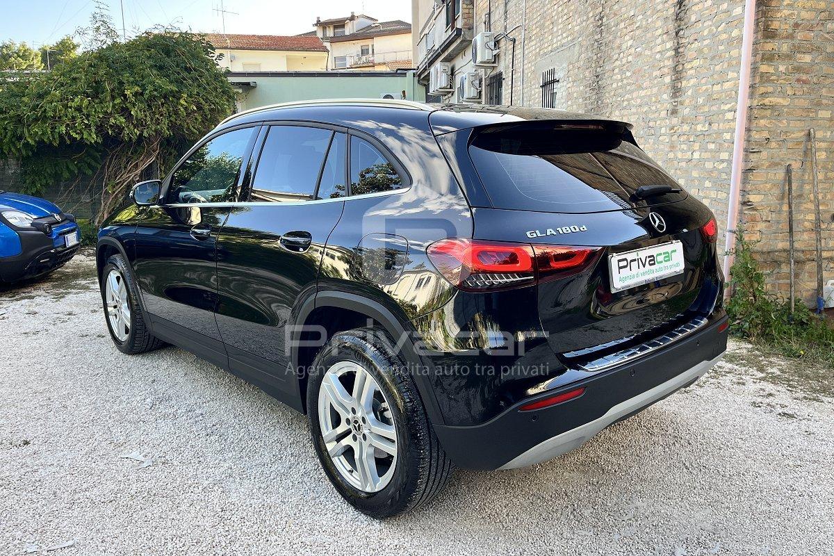 MERCEDES GLA 180 d Automatic Business