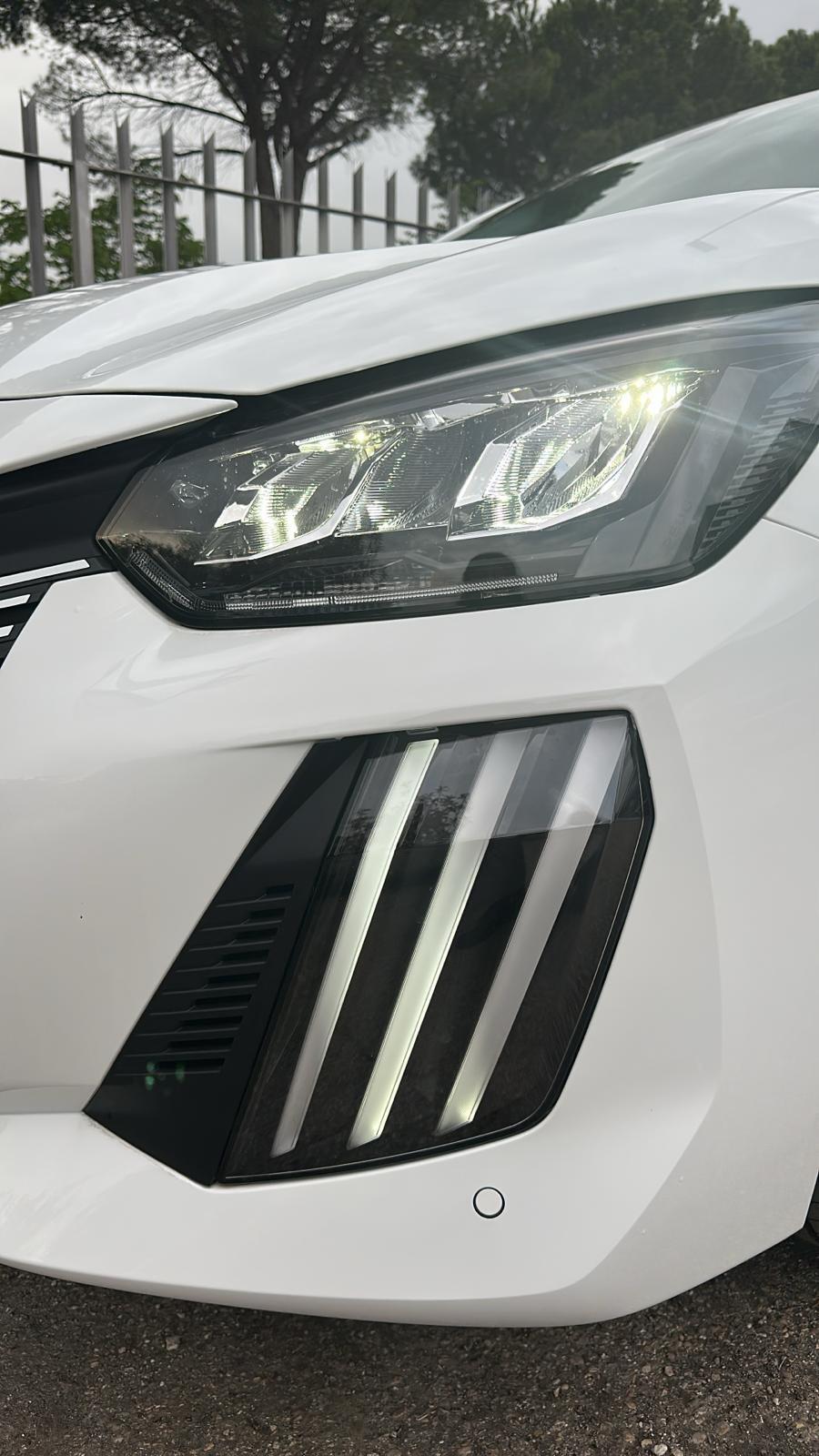 Peugeot 208 PureTech 100 Stop&Start 5 porte Allure "KM0"