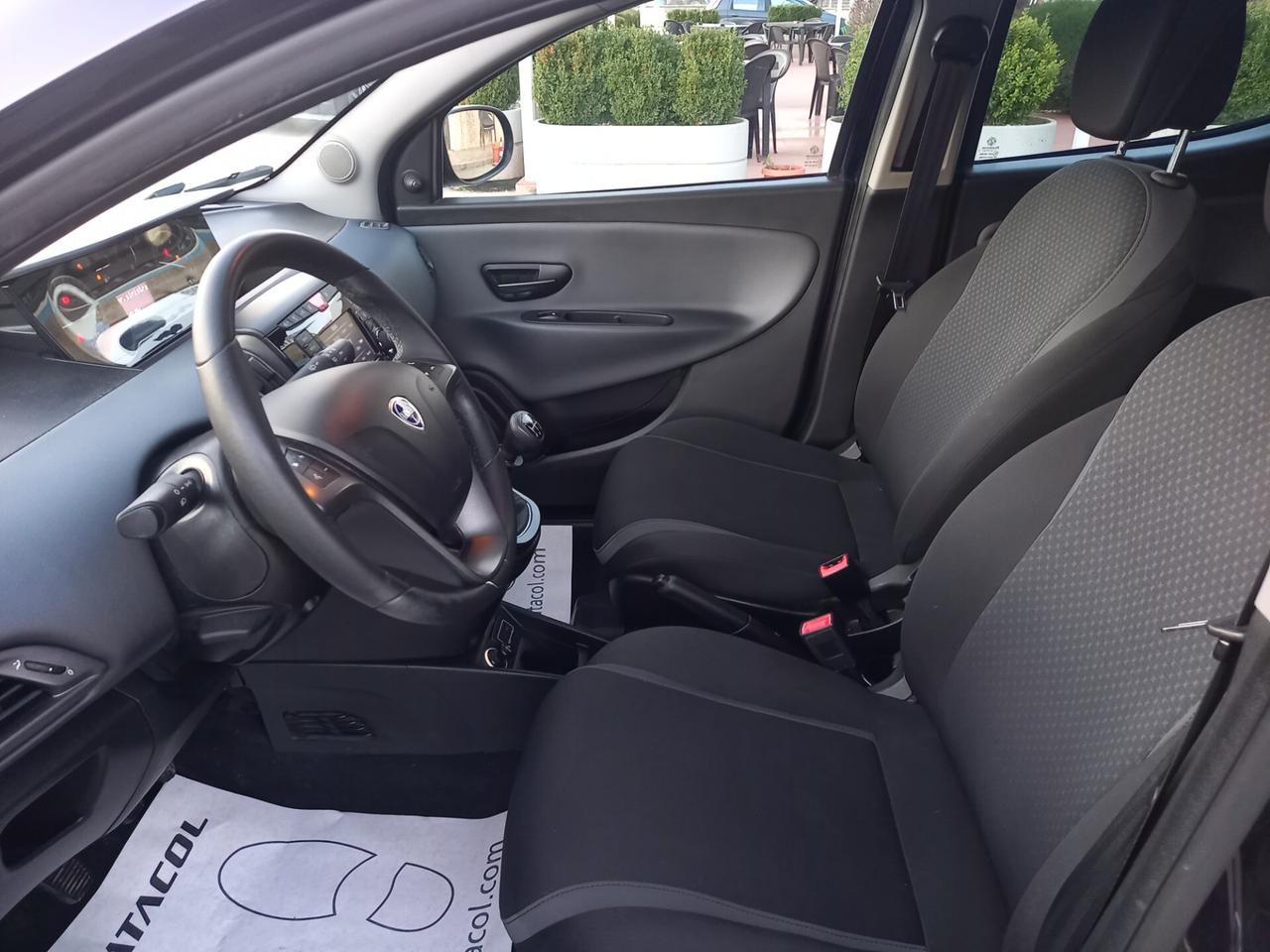 Lancia Ypsilon 1.2 69 CV 5 porte Gold