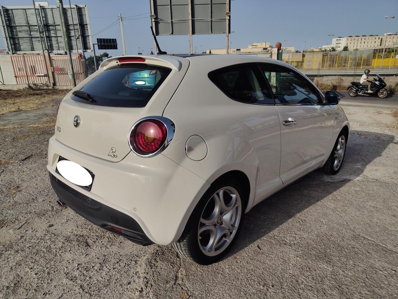 Alfa Romeo MiTo 1.3 JTDm-2 85 CV S&S Distinctive Sport Pack