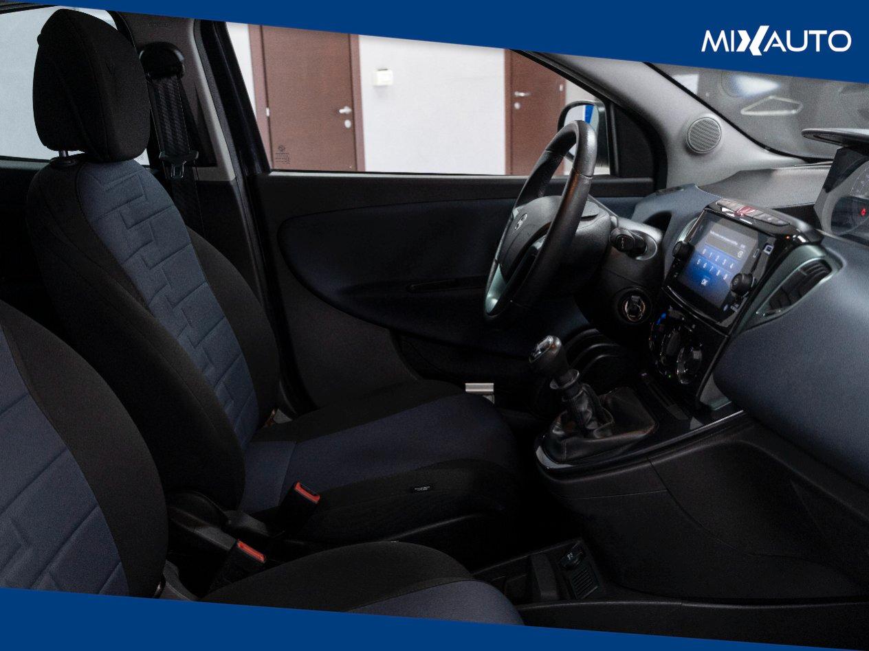 Lancia Ypsilon 1.0 Firefly Hybrid Gold Plus 70CV 5 Porte