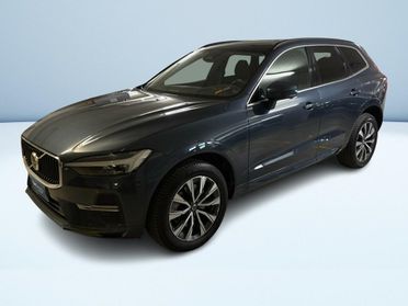 Volvo XC60 2.0 B4 Momentum Pro AWD Auto