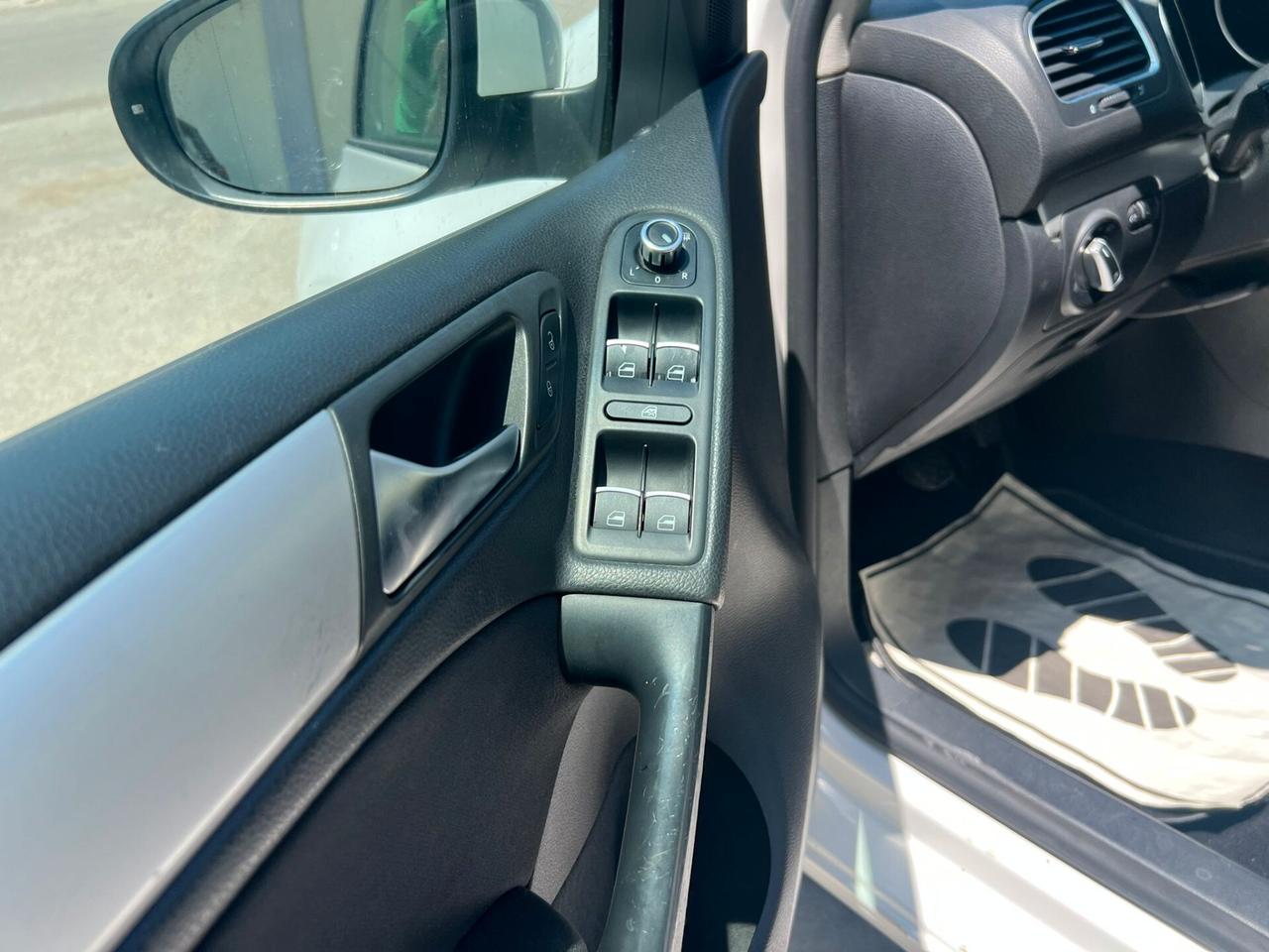 Volkswagen Golf 6 1.6 tdi UNICO PROP FULL OPTIONAL