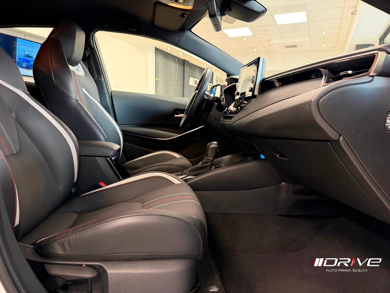 TOYOTA Corolla (2018-->) Corolla 2.0 Hybrid Lounge