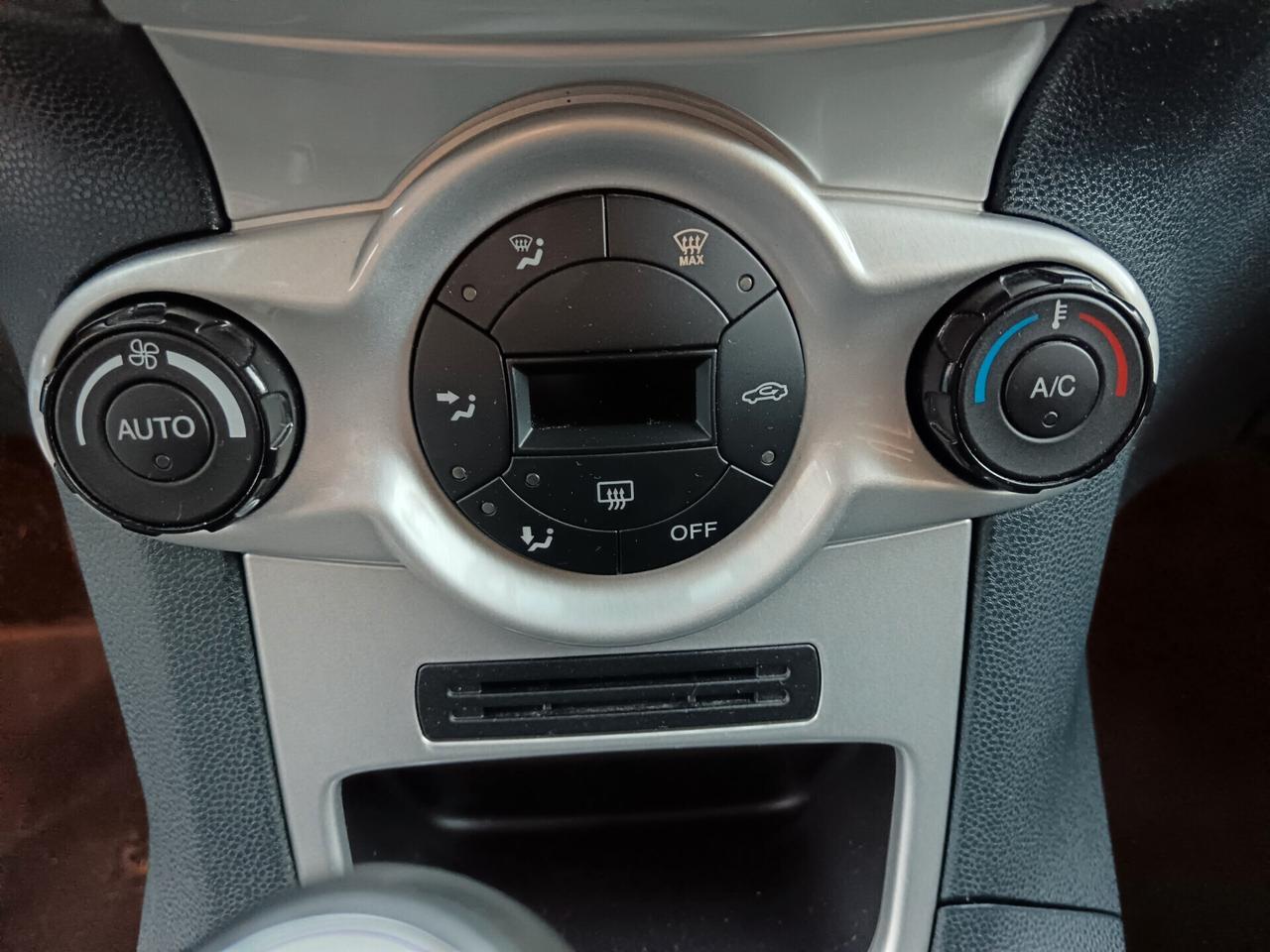 Ford Fiesta 1.4 TDCI 68CV TITANIUM NUOVISSIMA