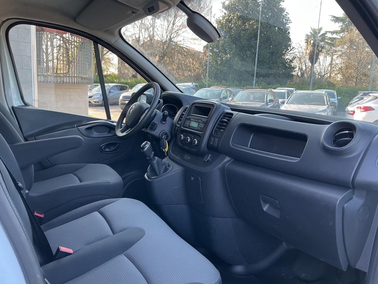 RENAULT TRAFIC T29 20 DCI 145 CV PL-TA