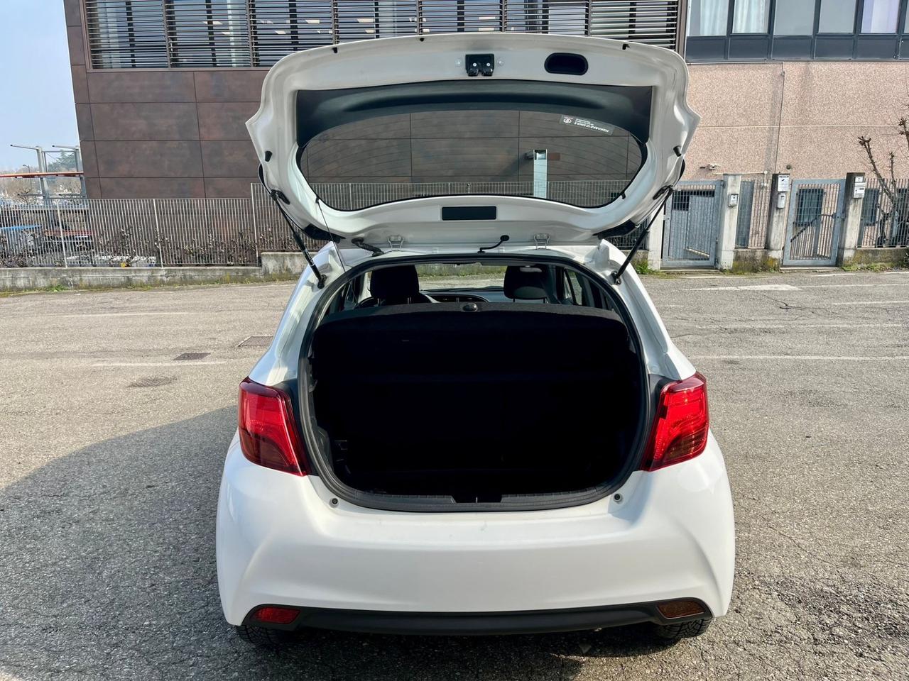 Toyota Yaris 1.5h 2015 61.000km pari al nuovo