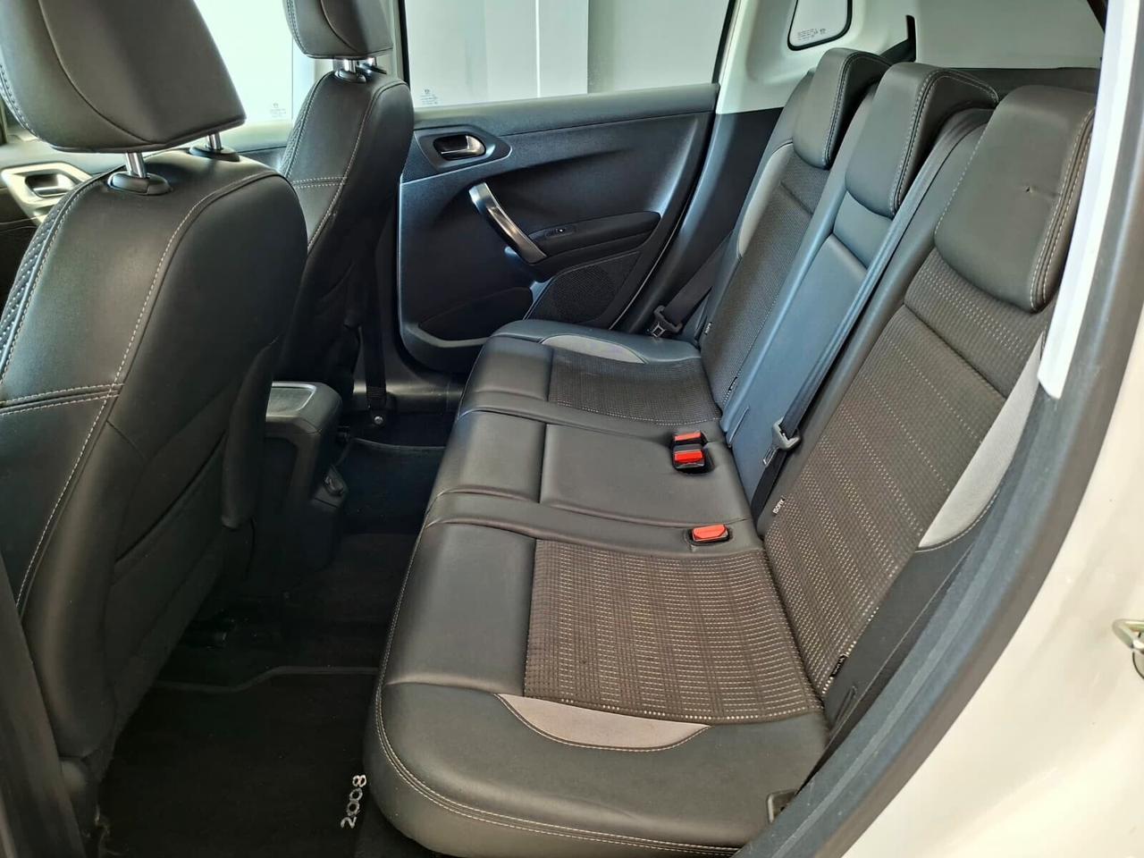 Peugeot 2008 1.6 e-HDi 115cv Allure 2014
