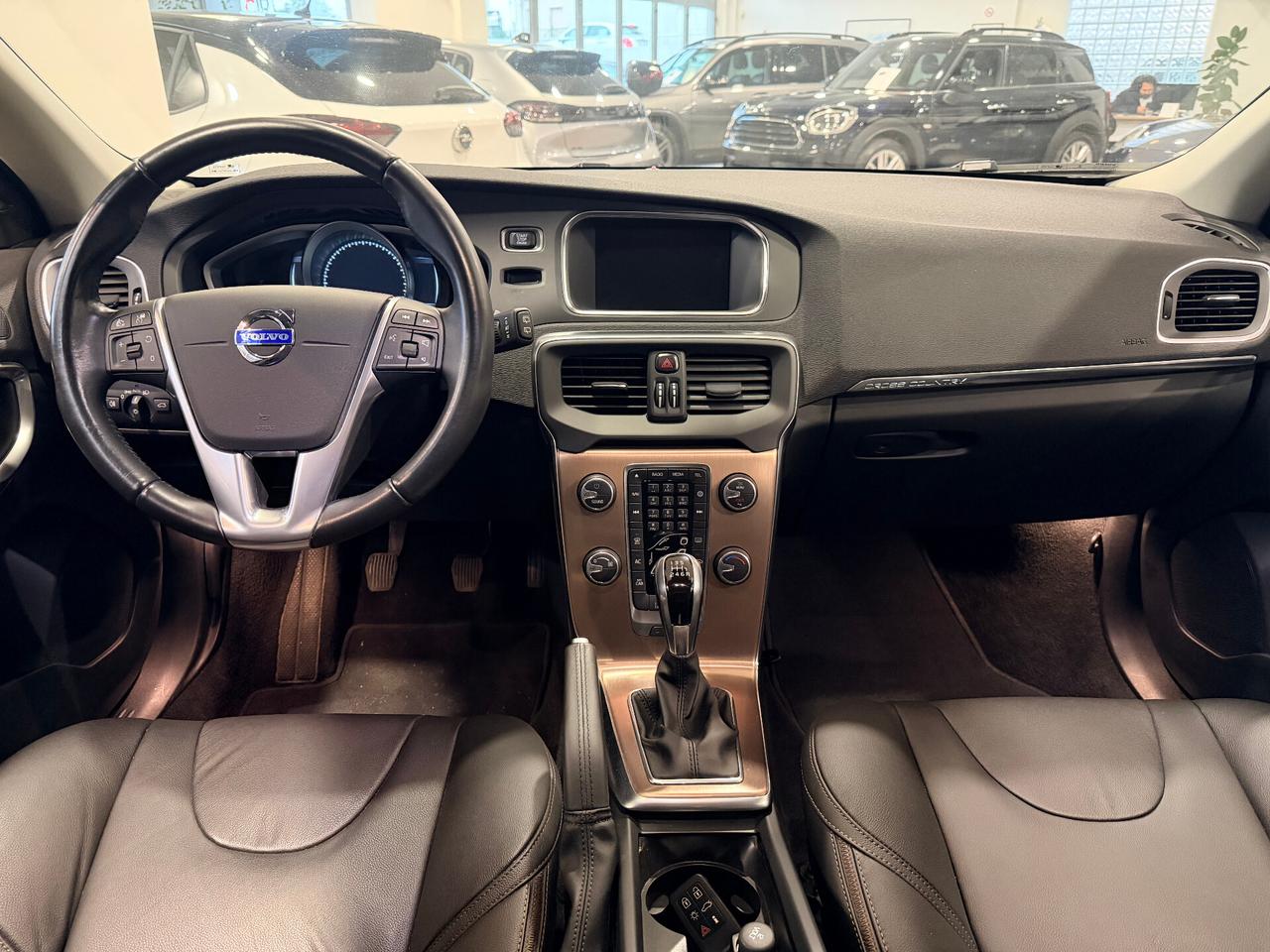 VOLVO V40 CROSS COUNTRY D3 SUMMUM