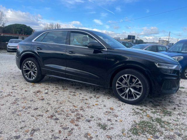 AUDI Q8 45 TDI quattro tiptronic Sport