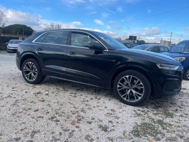 AUDI Q8 45 TDI quattro tiptronic Sport