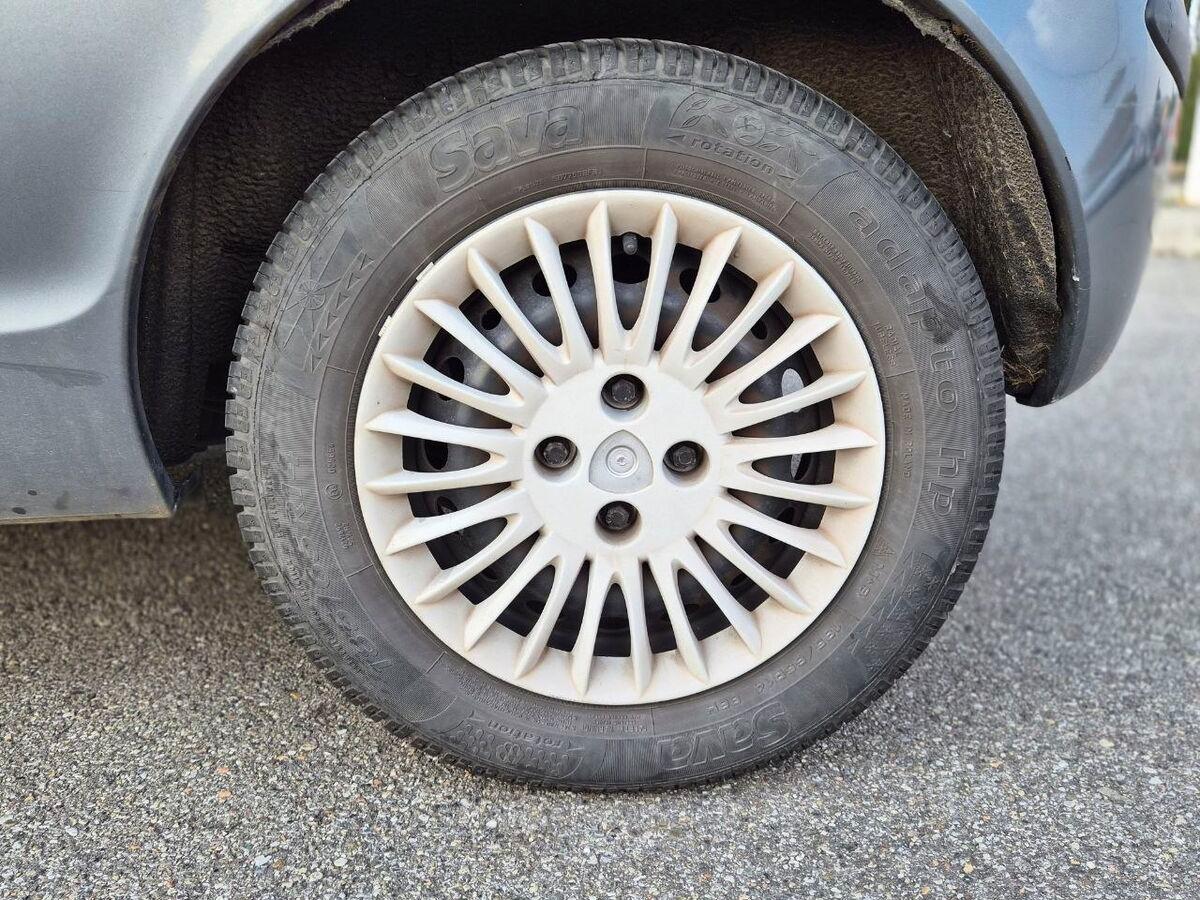 Lancia Ypsilon 1.2 8v 100