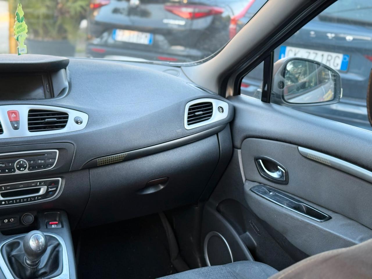 Renault Scenic Scénic 1.9 dCi 130CV Dynamique