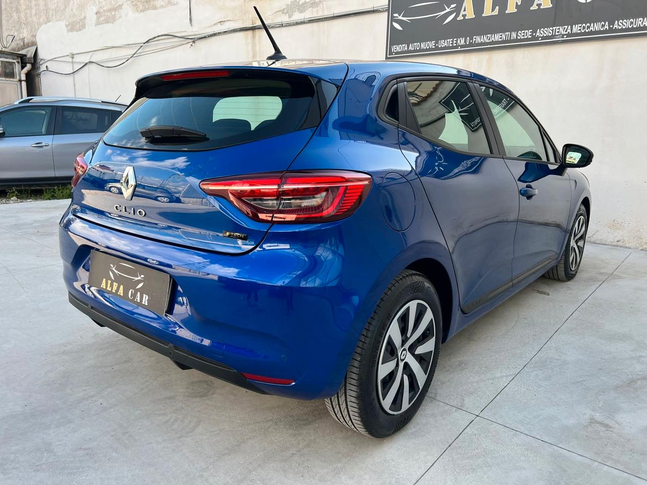 RENAULT CLIO 1.6 E-Tech 145 CV 2023!!! EQUILIBRE!!!