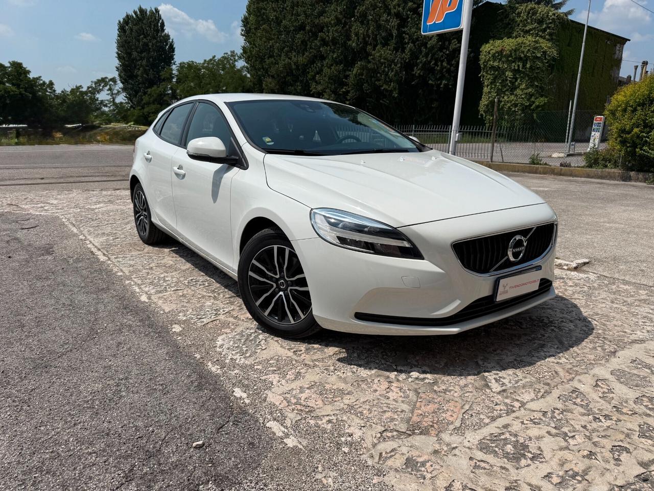 Volvo V40 T2 Momentum