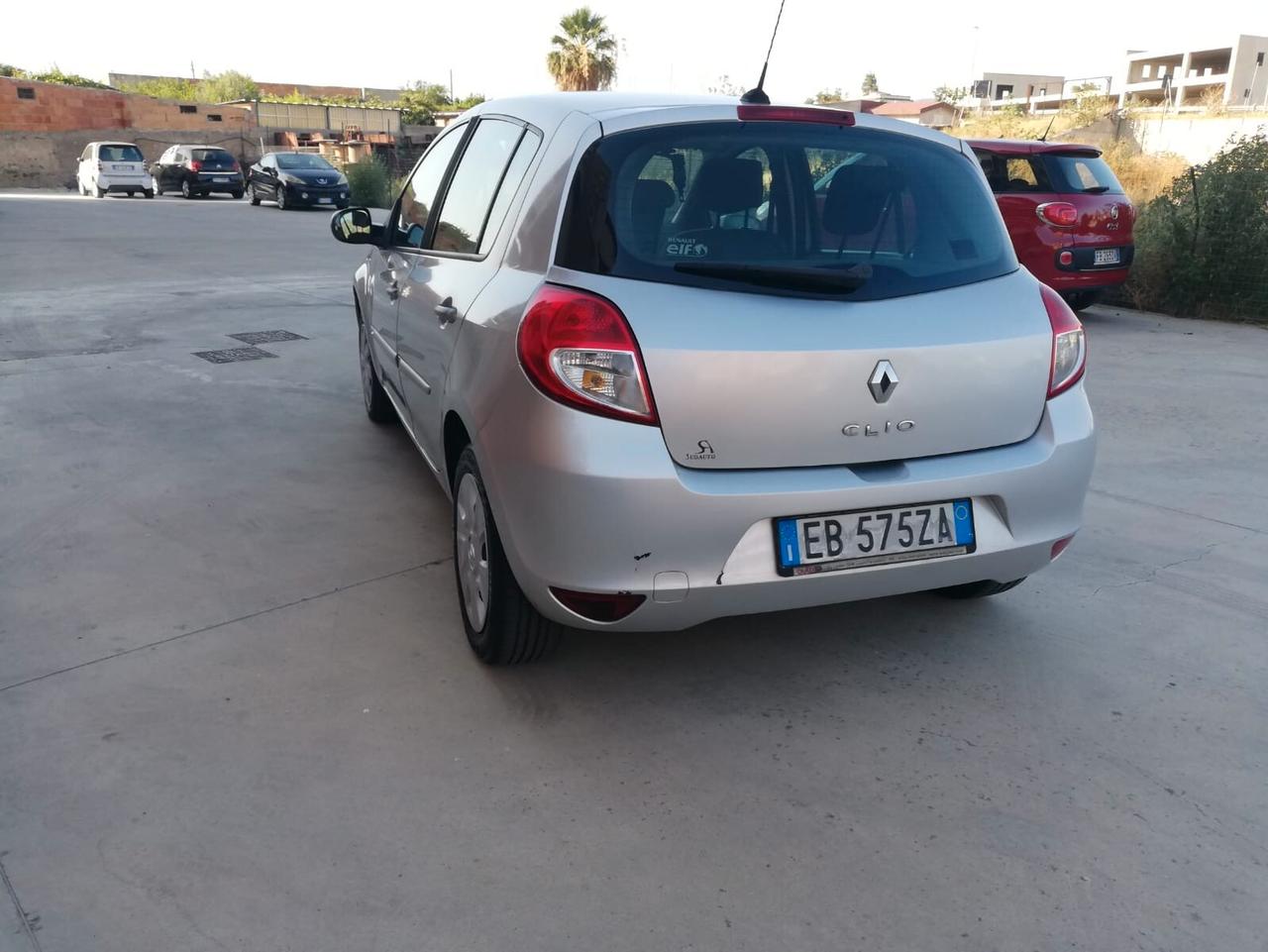 Renault Clio 1.2 16V 5 porte Dynamique